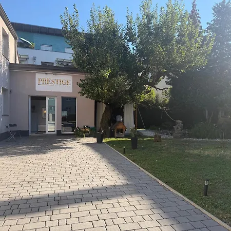 Idyllic Prestige Garden Nyaraló *